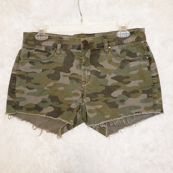 blank nyc camo shorts